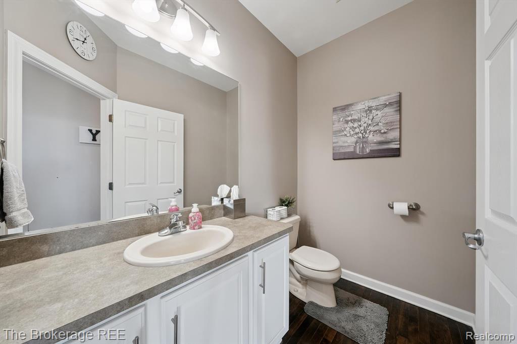 8000 Barrington Lane, Clarkston, MI 48348 — Photo 31