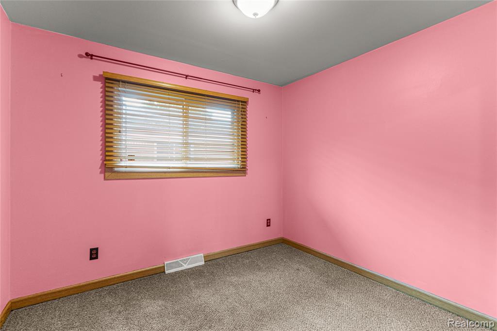4403 Harding Street, Dearborn Heights, MI 48125 — Photo 15