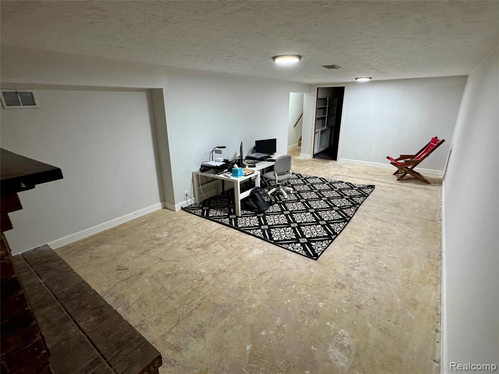 5934 Montebello Avenue, Haslett, MI 48840 — Photo 24