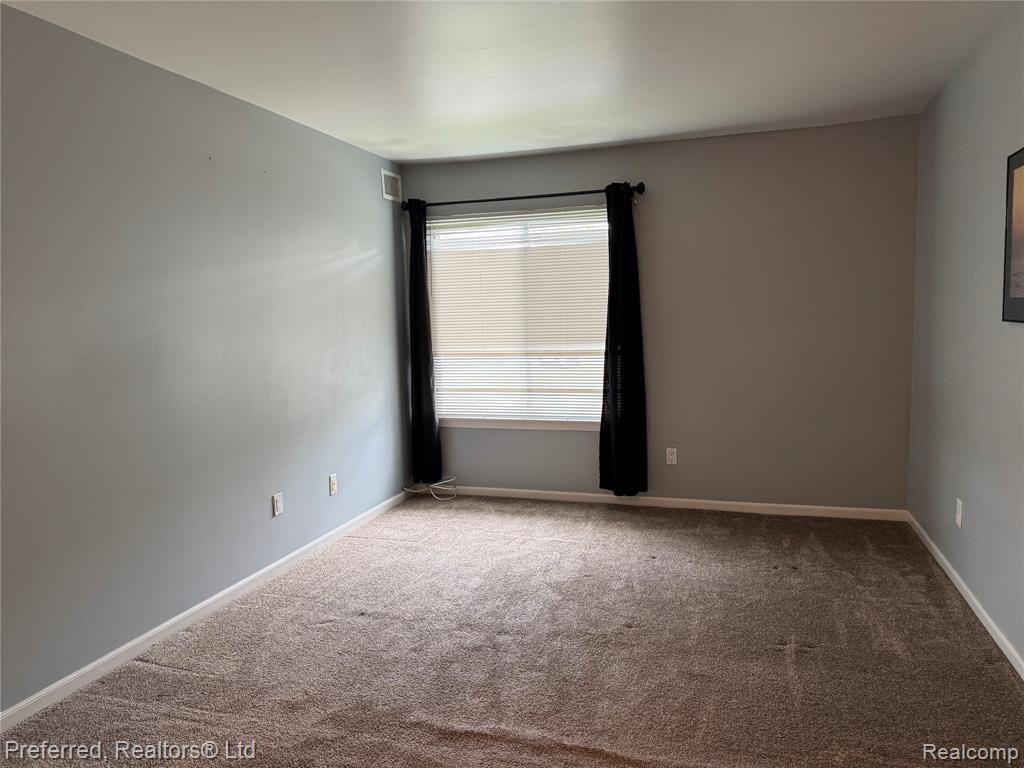 706 Sunset Lane, 63, Saint Clair Shores, MI 48082 — Photo 11