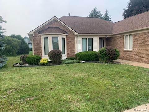 90 GRANADA Drive, White Lake, MI — Photo 2
