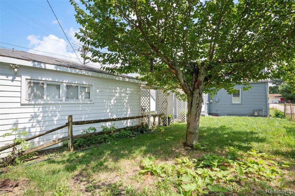 8818 Clippert Street, Taylor, MI 48180 — Photo 33