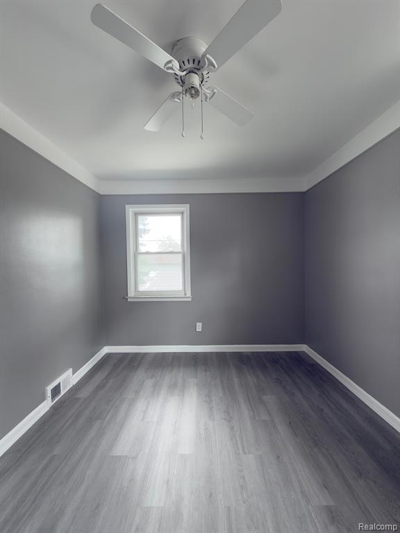 7402 COLONIAL Street, Dearborn Heights, MI 48127 — Photo 16