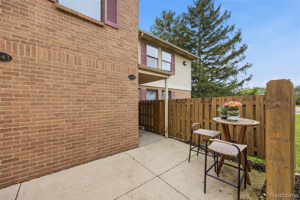 19145 Surrey Lane, Northville, MI 48167 — Photo 28