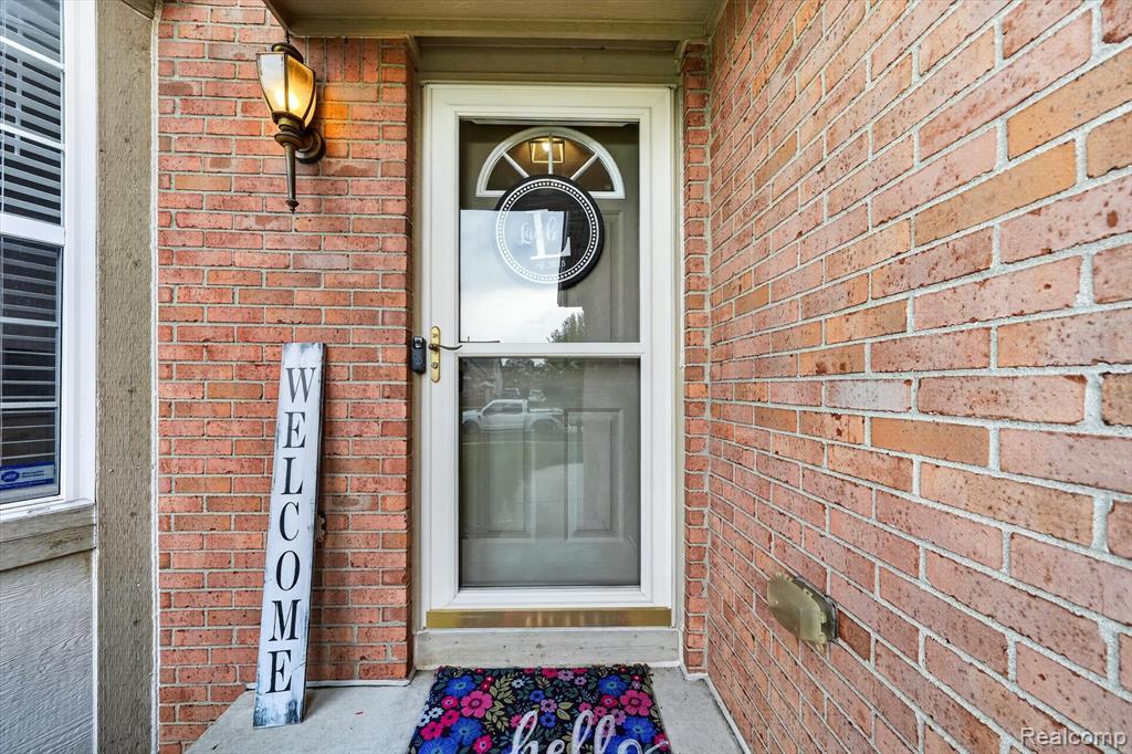27735 E Mockingbird Drive, Flat Rock, MI 48134 — Photo 2