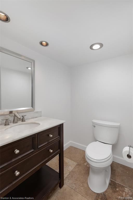 608 Woodlawn Avenue, Royal Oak, MI 48073 — Photo 14