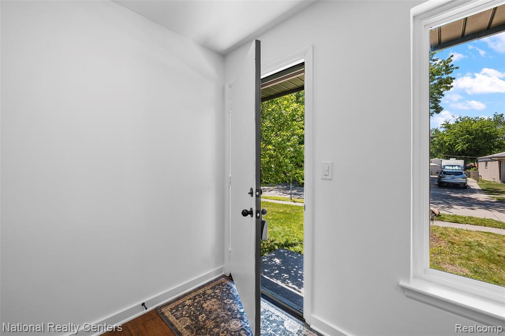 27736 Osmun Street, Madison Heights, MI 48071 — Photo 2