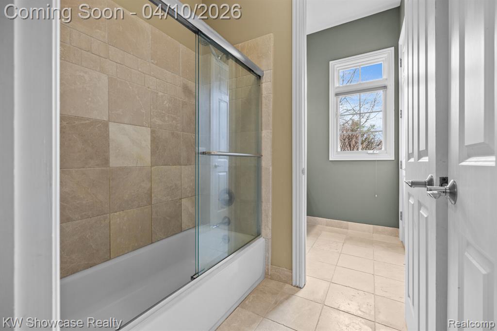 2901 Vero Drive, Highland, MI 48356 — Photo 48