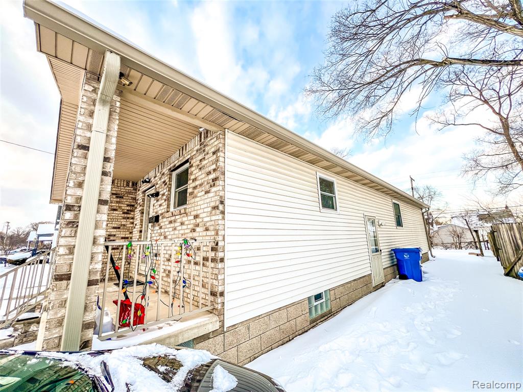 25646 Stanford Street, Dearborn Heights, MI 48125 — Photo 2