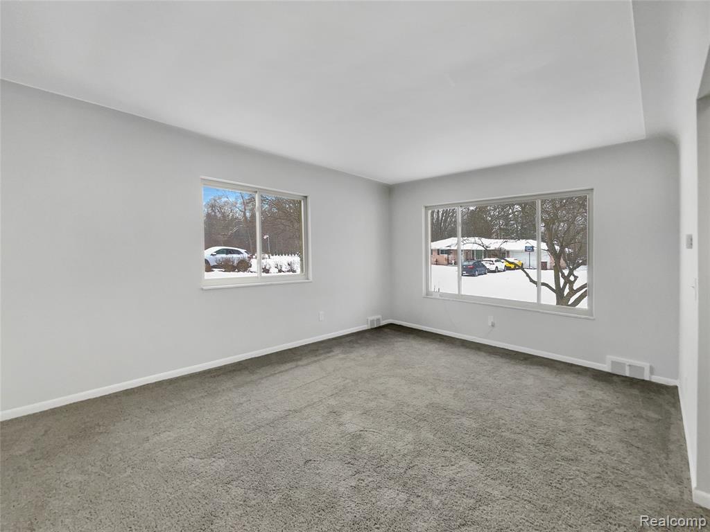 53044 Ruann Drive, Shelby Twp, MI 48316 — Photo 16