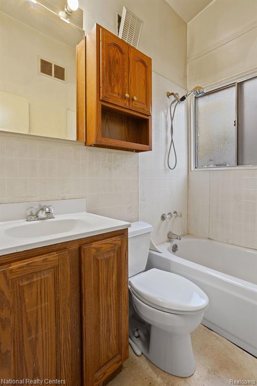6378 Beth, Brighton, MI 48116 — Photo 14