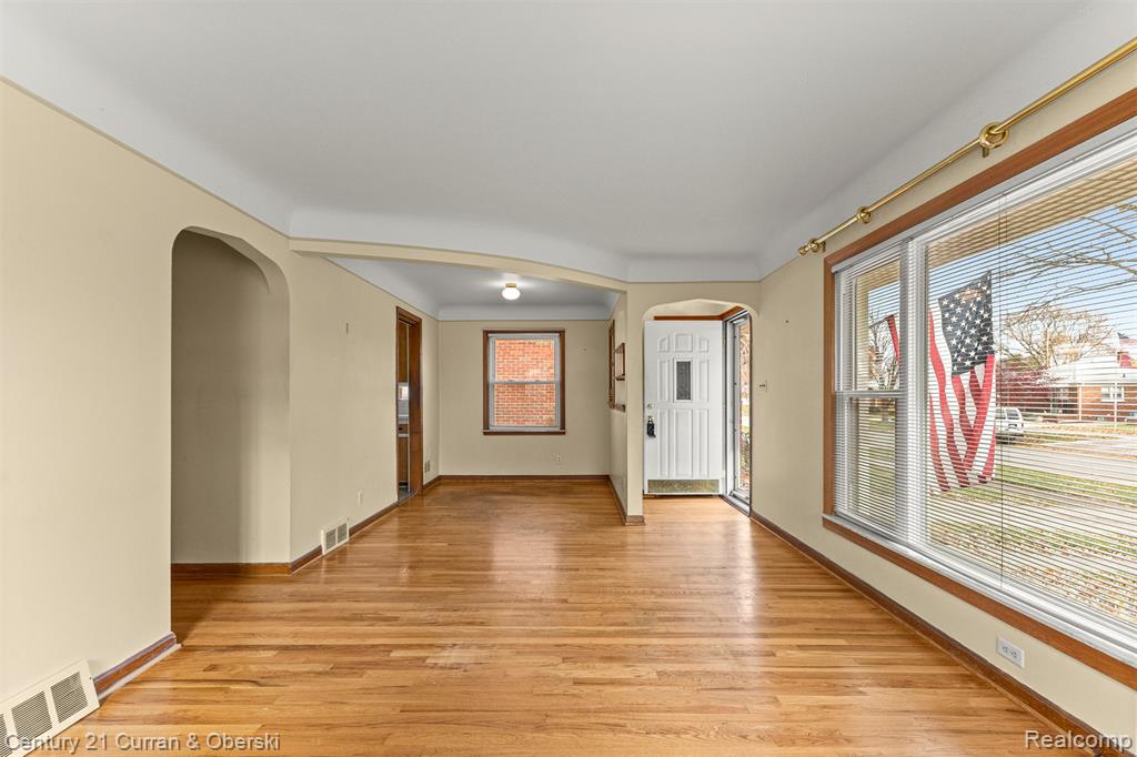 7668 Cortland Avenue, Allen Park, MI 48101 — Photo 6