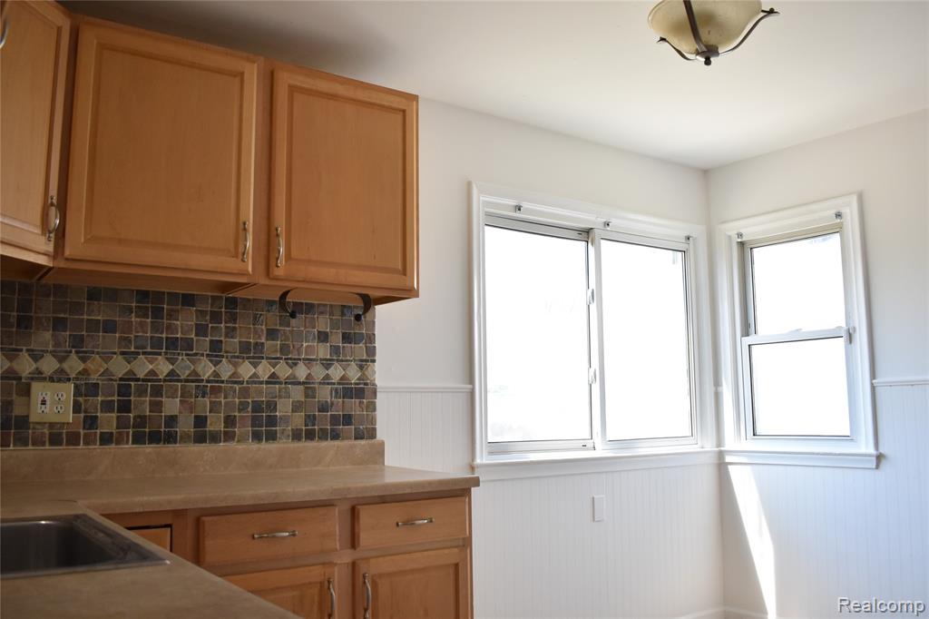 7019 Cardwell Street, Garden City, MI — Photo 10