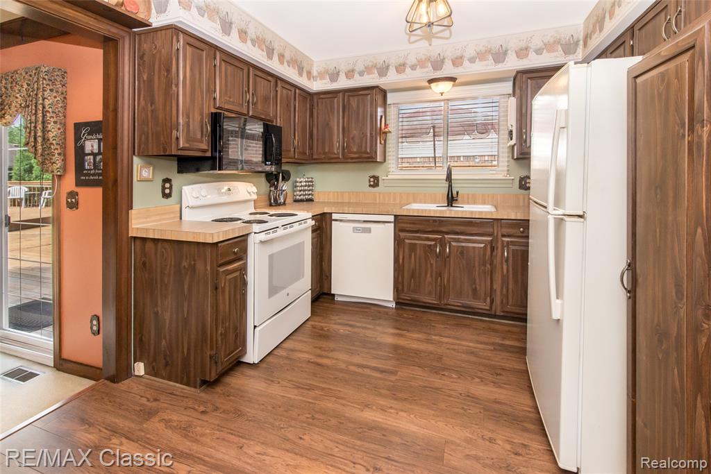 45025 Claymore Drive, Canton, MI 48187 — Photo 14