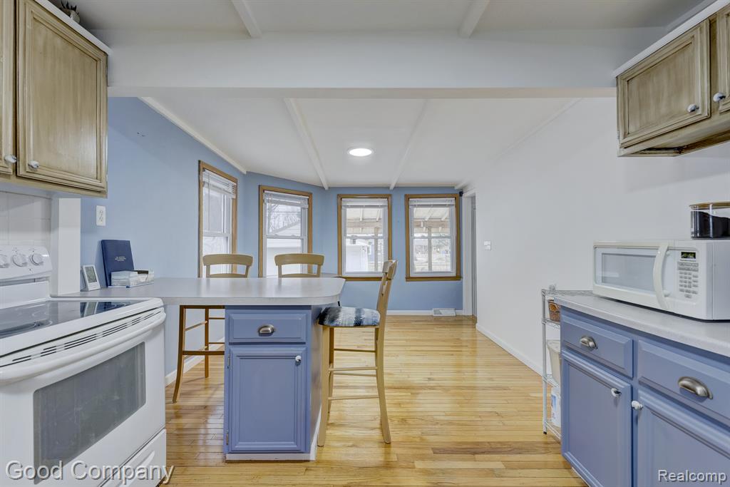 29329 Tawas Street, Madison Heights, MI 48071 — Photo 11