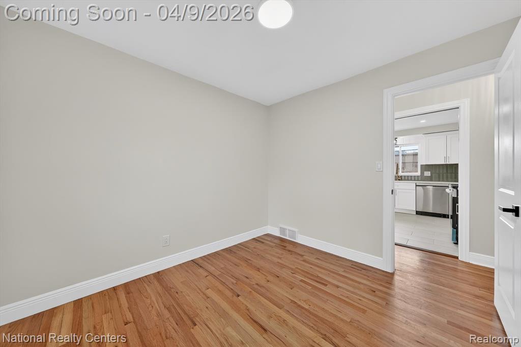 205 Royal Park Lane, Madison Heights, MI 48071 — Photo 19