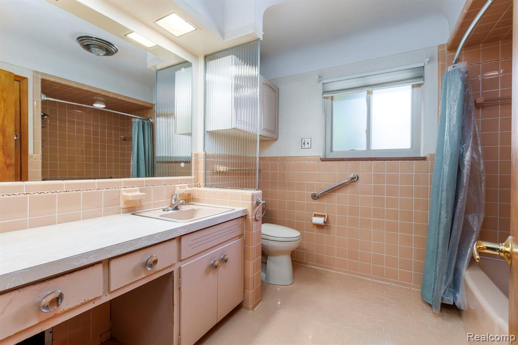 22606 Ardmore Park Drive, Saint Clair Shores, MI 48081 — Photo 35
