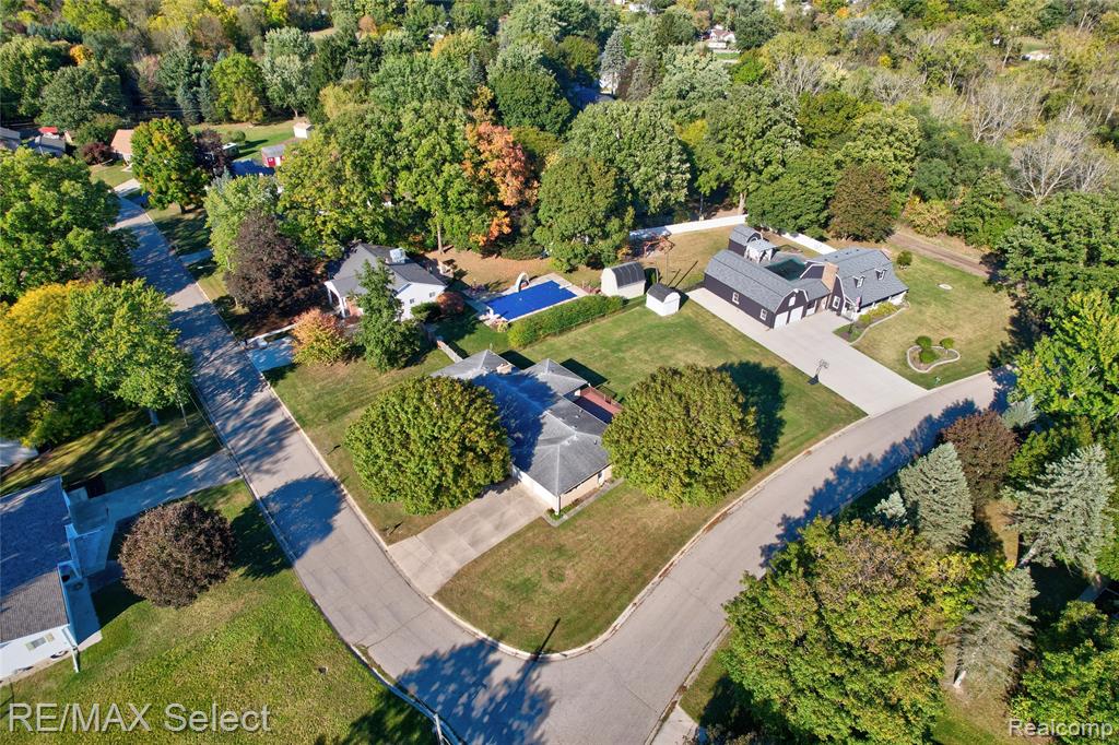 4290 Hedgethorn Circle, Burton, MI 48509 — Photo 4