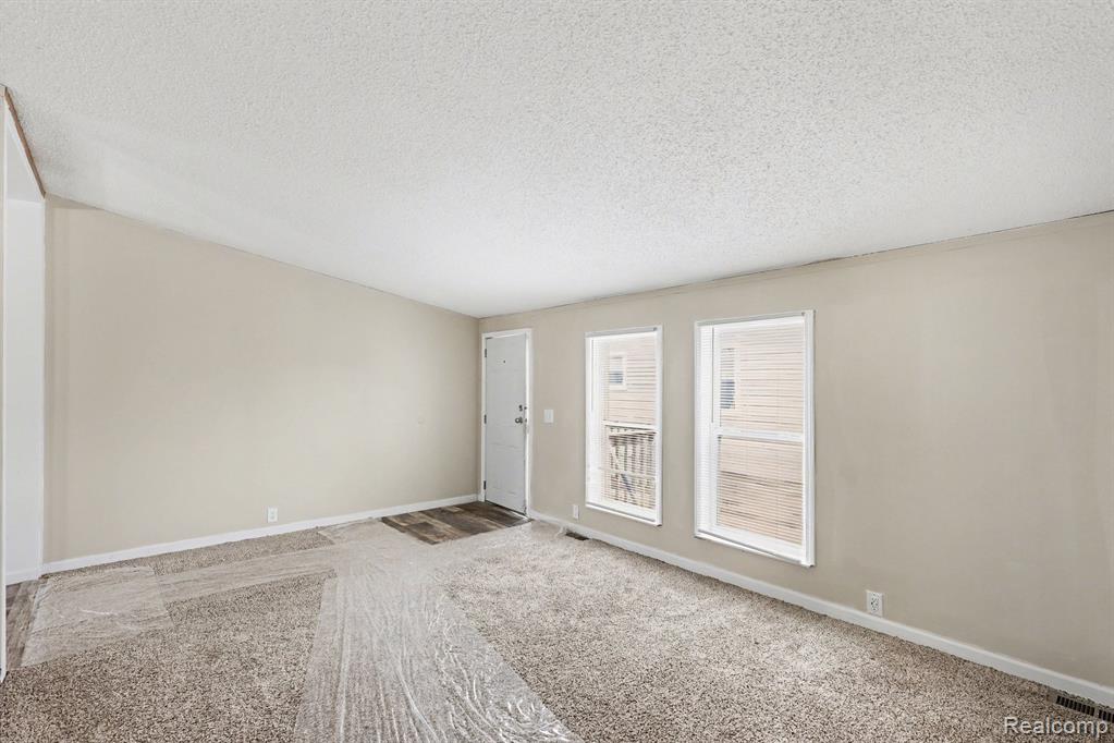 4281 Louie Ln, Lapeer, MI 48461 — Photo 5