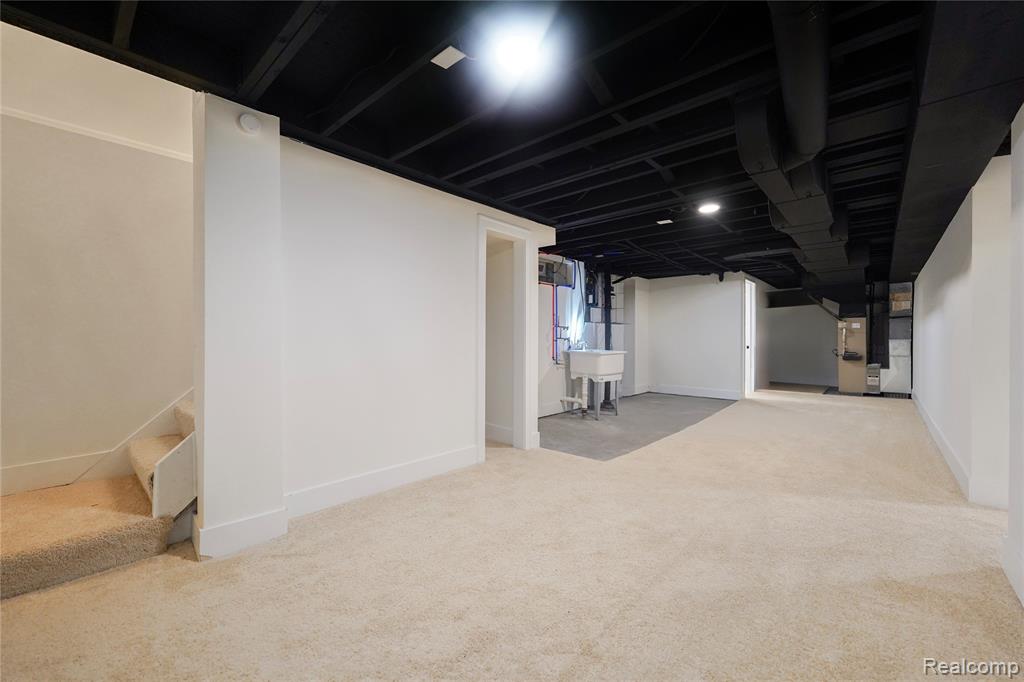 21930 Marlow Street, Oak Park, MI 48237 — Photo 25