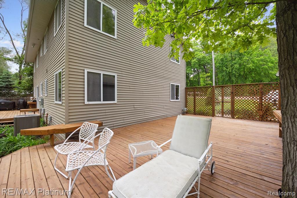 11520 WEIMAN Drive, Pinckney, MI 48169 — Photo 25