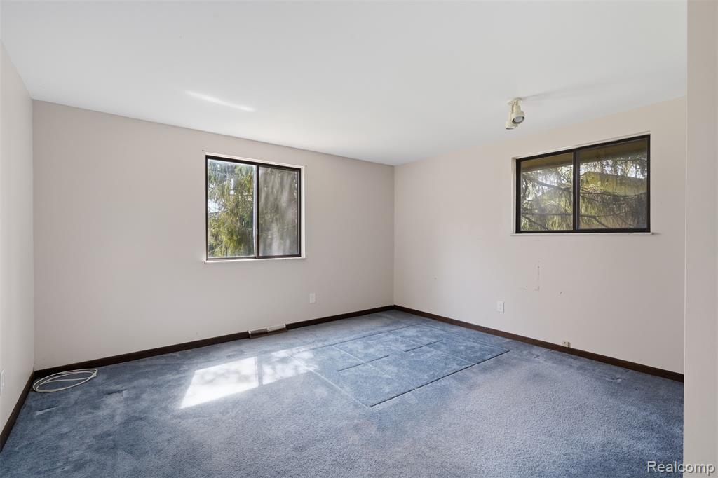 3756 Chevron Drive, Highland, MI 48356 — Photo 10