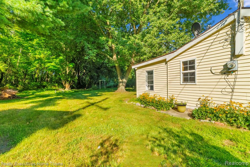 4188 Pine Grove Avenue, Fort Gratiot, MI 48059 — Photo 23