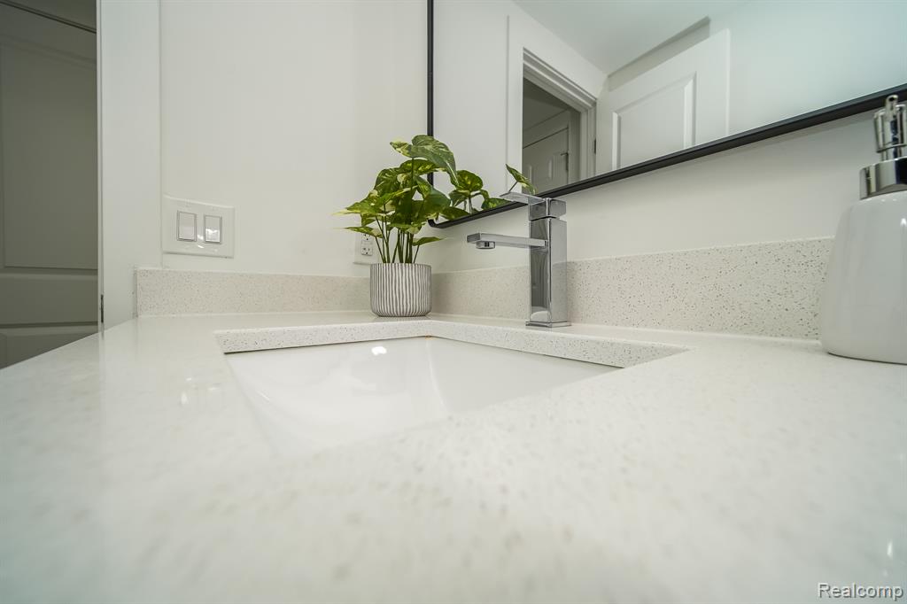 45293 Heatherwoode Lane, Macomb, MI 48044 — Photo 34