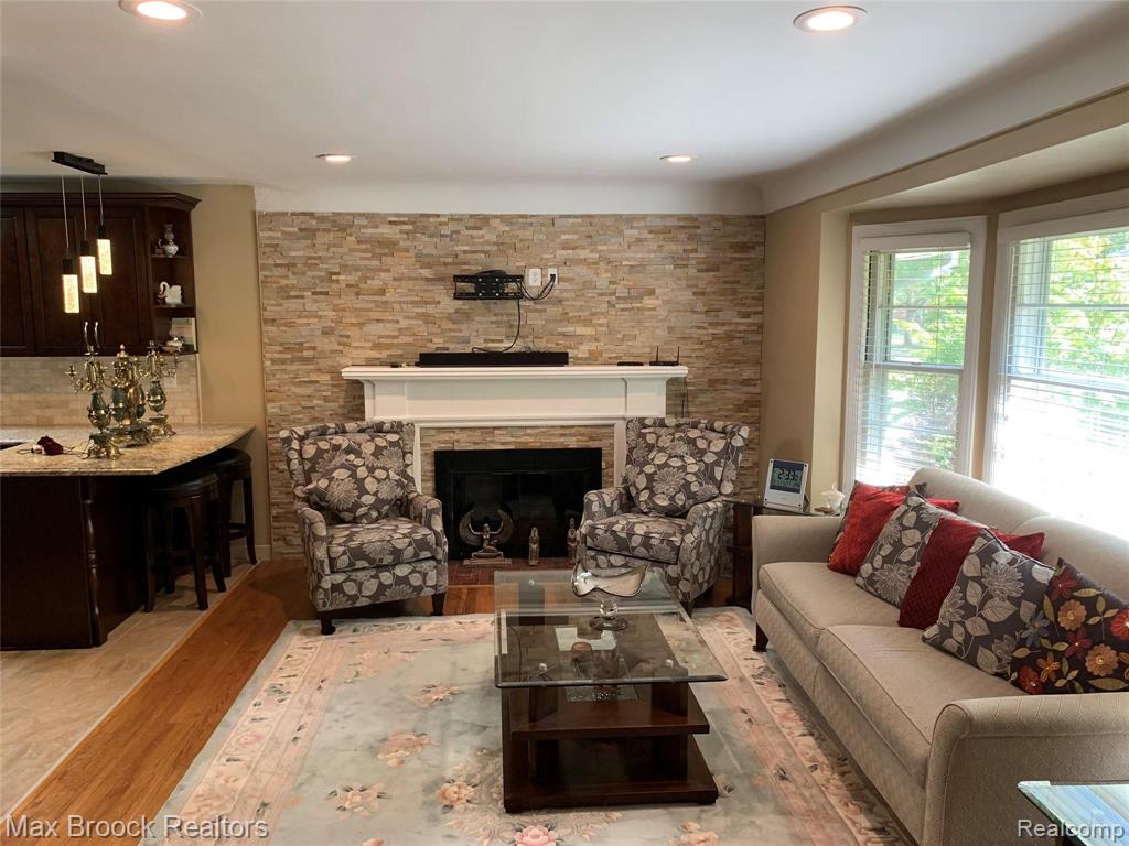 4412 BERKSHIRE Road, Royal Oak, MI 48073 — Photo 4