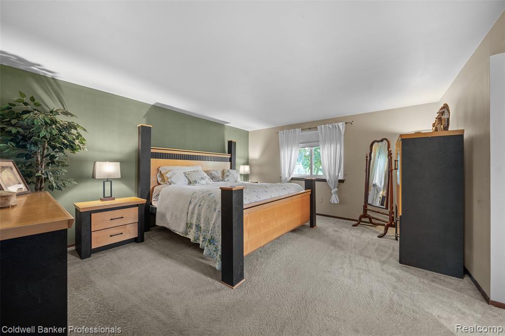 5075 Bayside Drive, Troy, MI 48098 — Photo 19