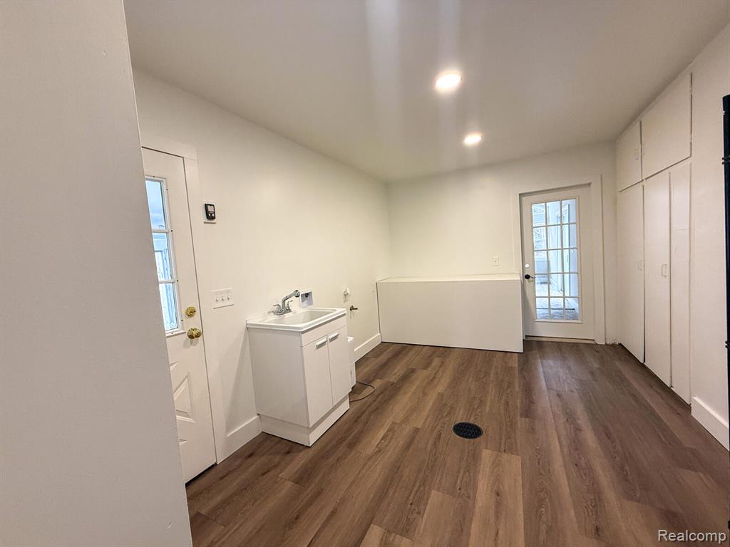 6076 Hugh Street, Burton, MI 48509 — Photo 3