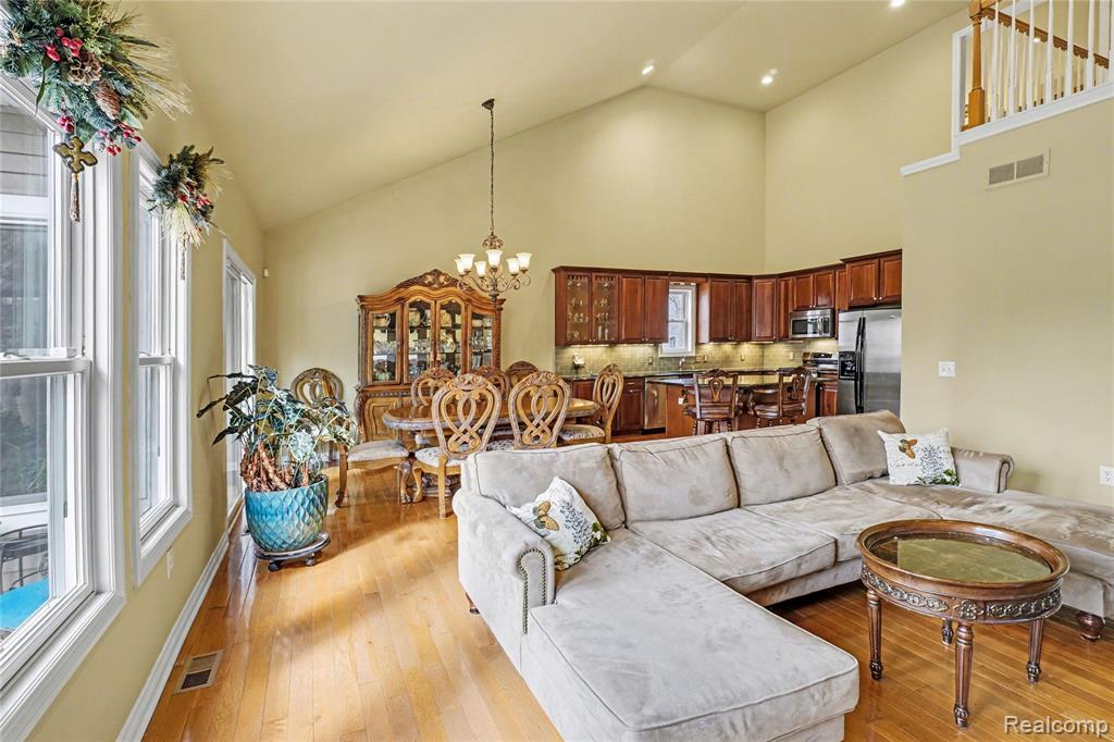 10229 Edgewood Drive, Grand Blanc, MI 48439 — Photo 3