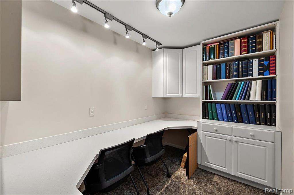8449 S SHORE Drive, Clarkston, MI 48348 — Photo 53