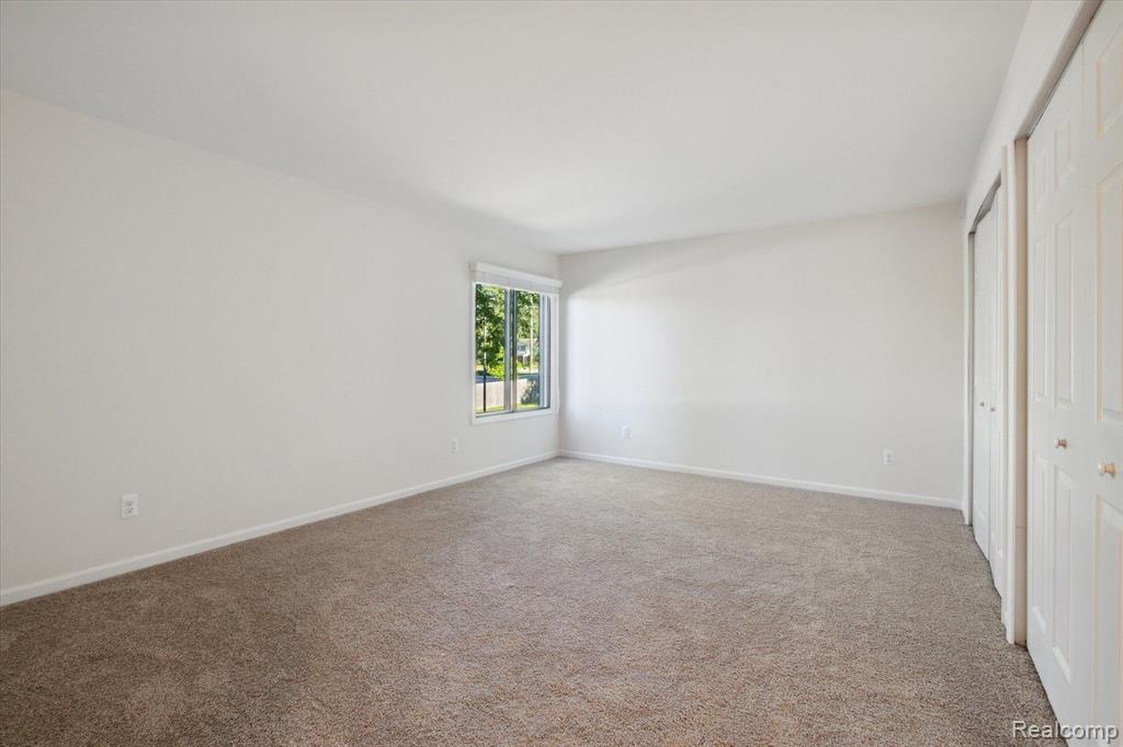 30535 W 14 MILE Road S, 16, Farmington Hills, MI 48334 — Photo 10