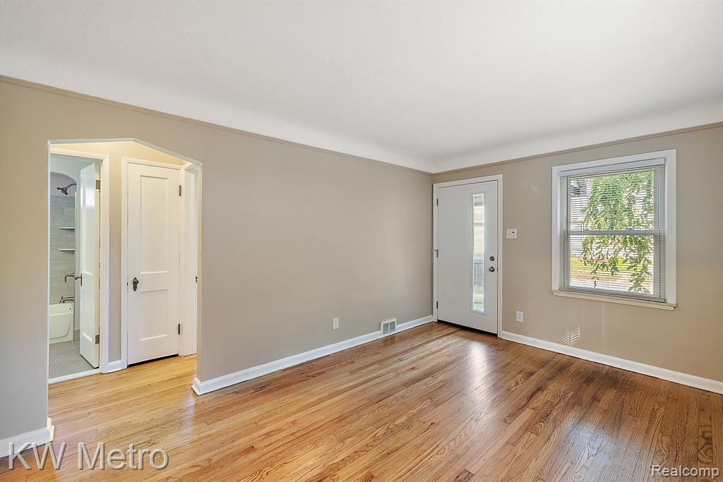 531 ALBANY Street, Ferndale, MI 48220 — Photo 4