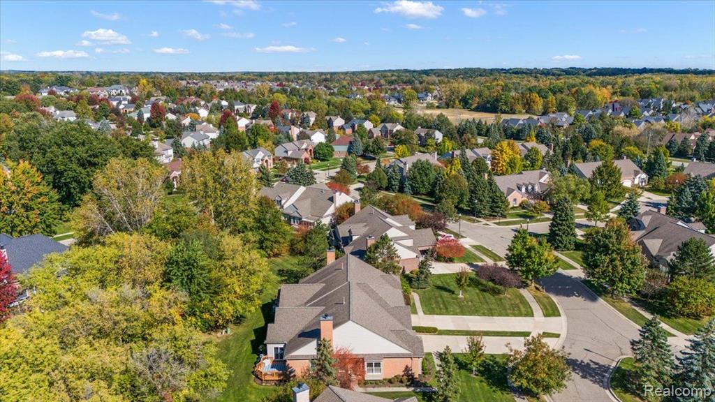 833 GARNET Court, Rochester, MI 48306 — Photo 47