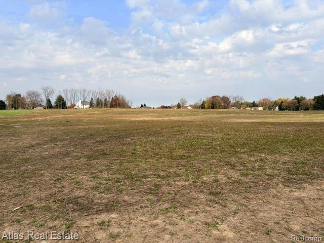 9521 Green Rd, Goodrich Vlg, MI