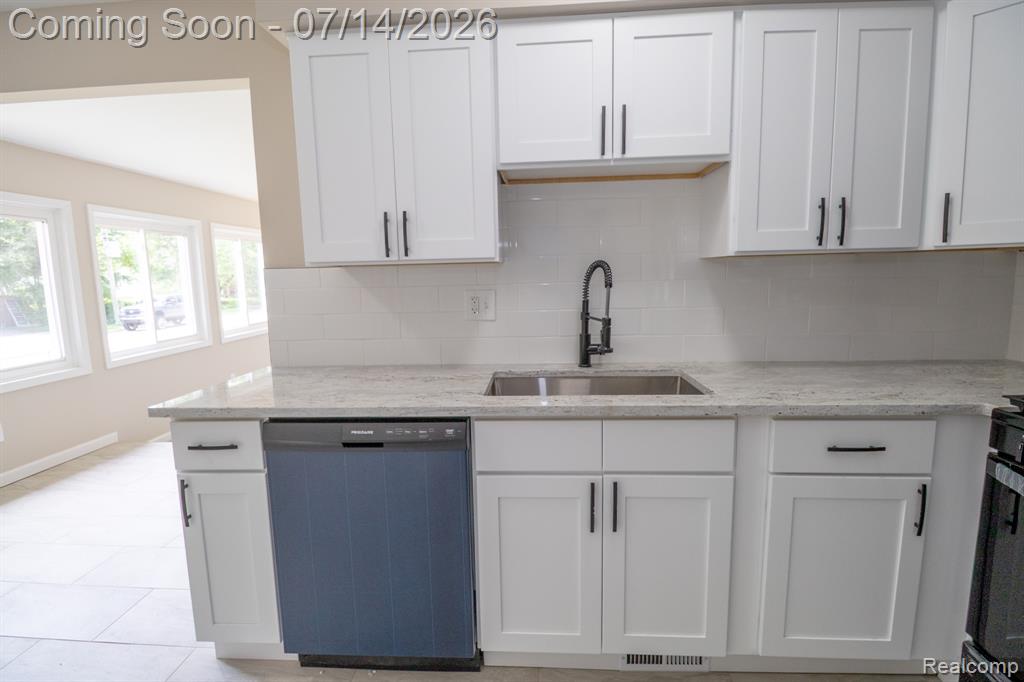 4060 Winifred Street, Wayne, MI 48184 — Photo 14