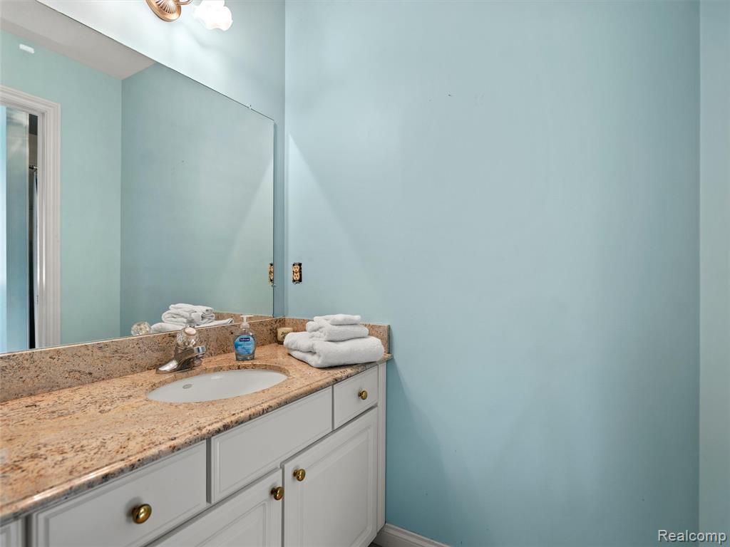 5657 Greenhill Drive, Troy, MI 48098 — Photo 41