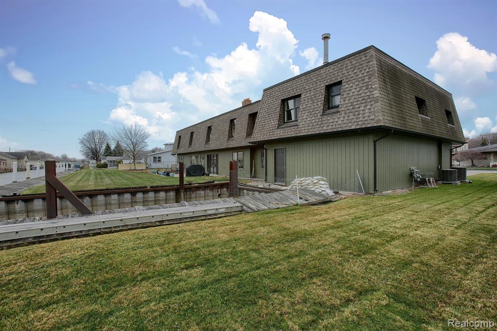 46070 EDGEWATER Drive, Chesterfield, MI, 48047