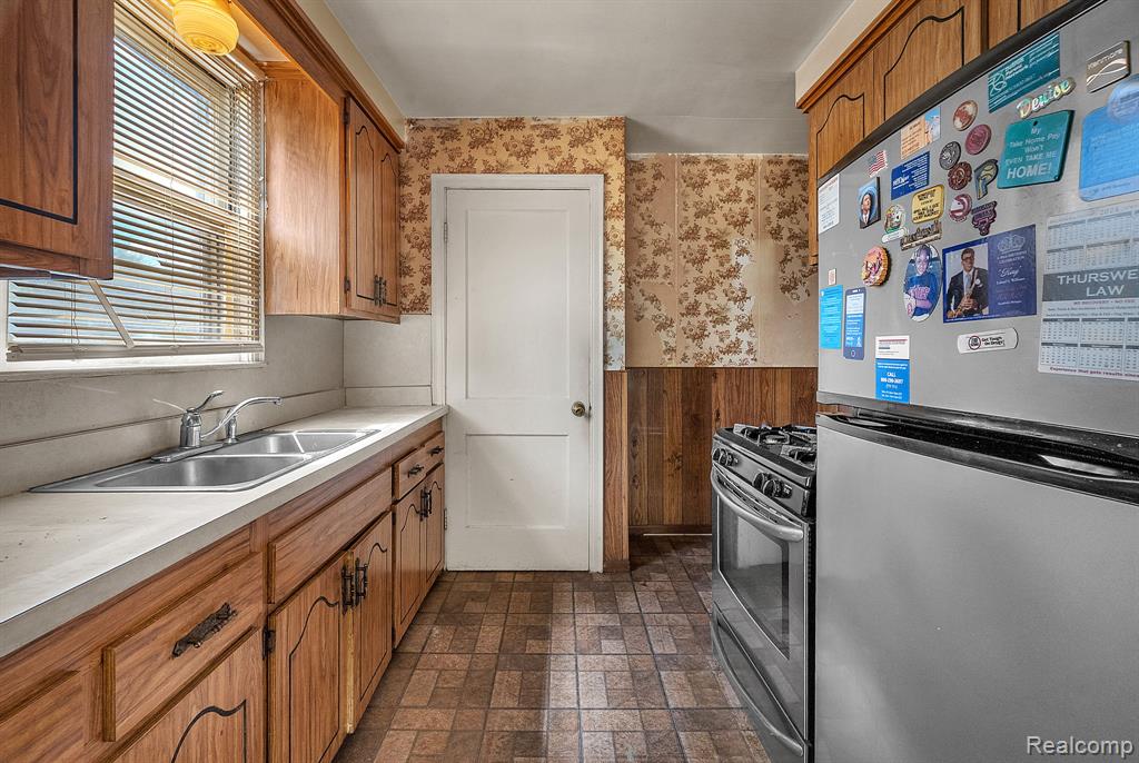 7819 Greenview Avenue, Detroit, MI 48228 — Photo 8