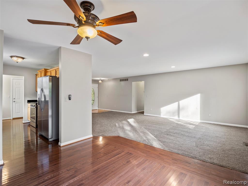 987 FAIRLEDGE Street, Lake Orion, MI 48362 — Photo 11