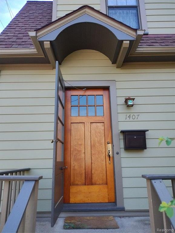 1407 CHARLTON Avenue, Ann Arbor, MI 48103 — Photo 2