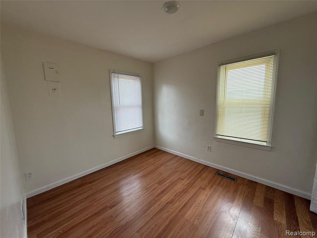 8209 Orchard Avenue, Warren, MI 48089 — Photo 11