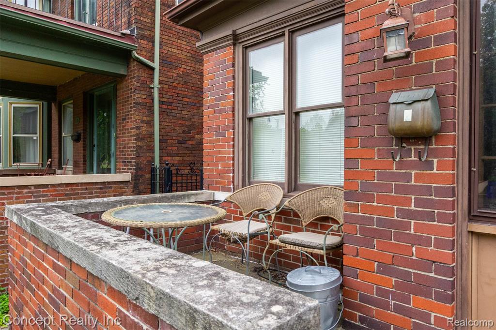 440 E FERRY Street, Detroit, MI 48202 — Photo 4