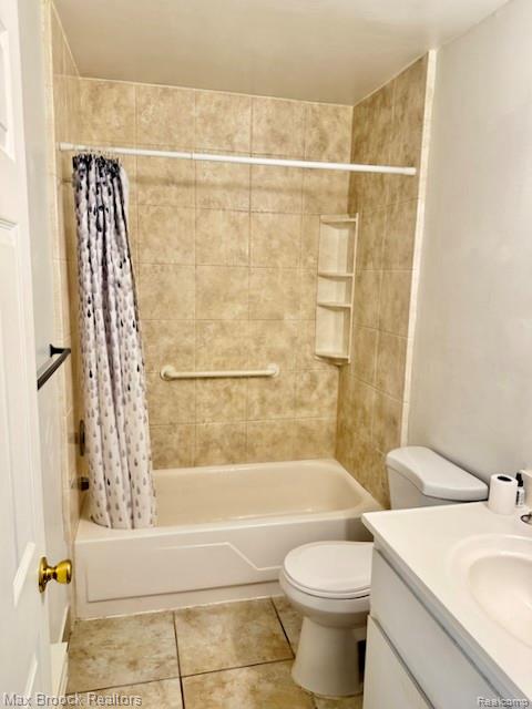 1806 Colonial Village Way, 1, Waterford, MI 48328 — Photo 13