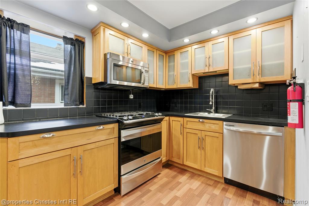 466 Touraine Road, Grosse Pointe Farms, MI 48236 — Photo 10