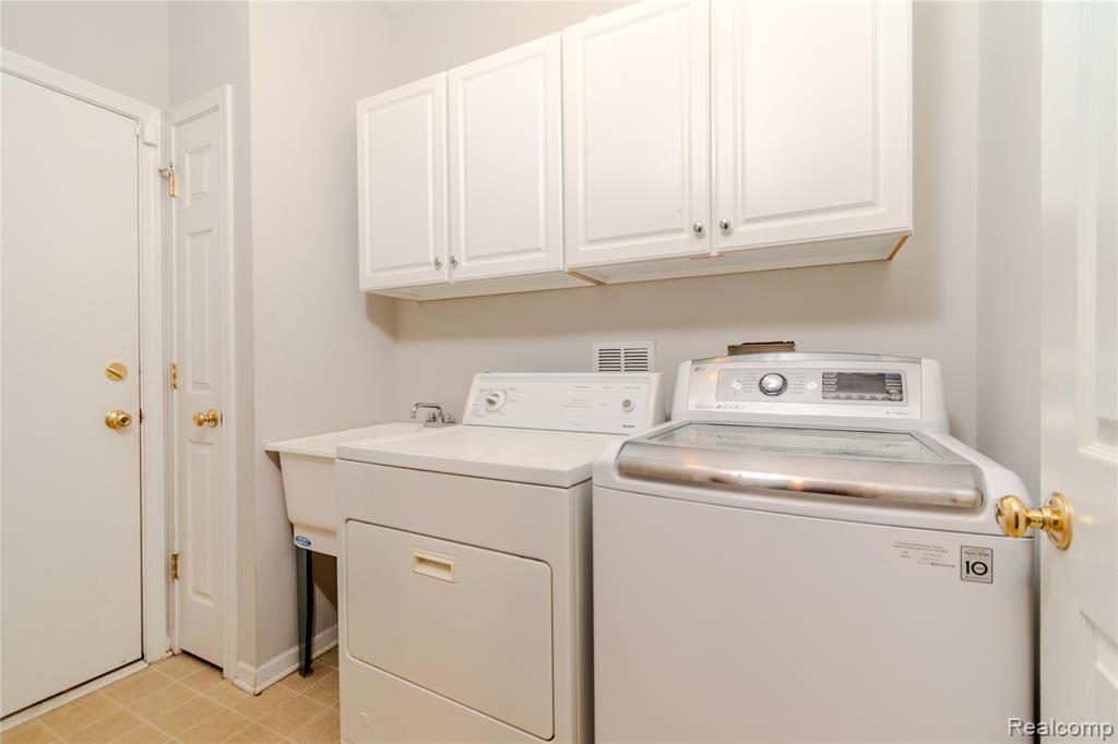 41859 Mitchell Road, Novi, MI — Photo 15