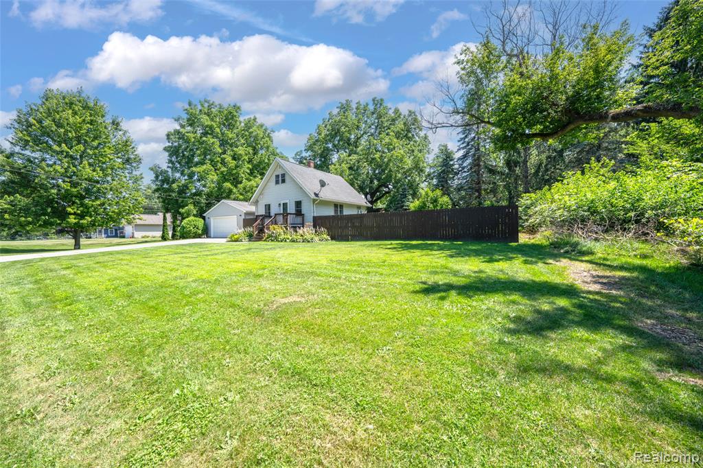 576 Brooks Avenue, Pontiac, MI 48340 — Photo 33
