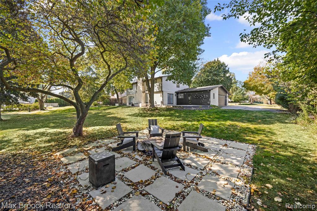 5597 Apple Ridge Trail, West Bloomfield, MI — Photo 54